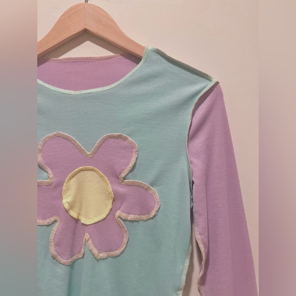 Flower Power Spring Top - Picture 2 of 3